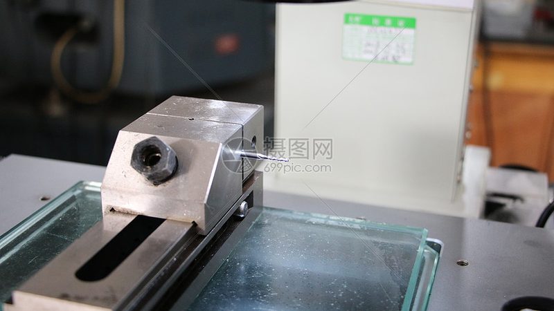 数控车床滚珠丝杠型号3210：揭秘其核心参数与选型逻辑